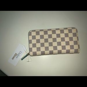 White and checkered wallet